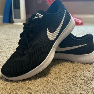 Nike Speed TR2 shoes size 9 Men’s, 100% Authentic Nike.  Worn 1-2 times max!